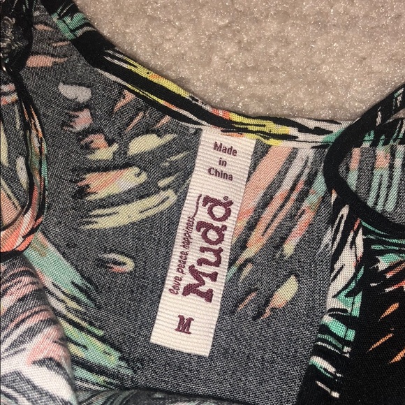 Tropical Spaghetti Strap Flowy Tank Top - Picture 2 of 3